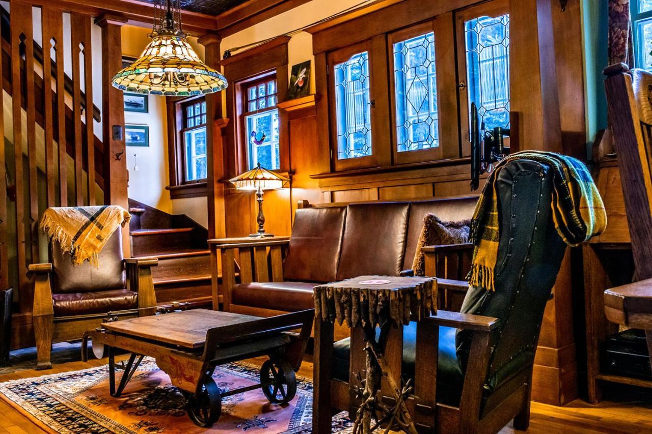 The Craftsman House Bed and Breakfast Bragg Creek Esterno foto