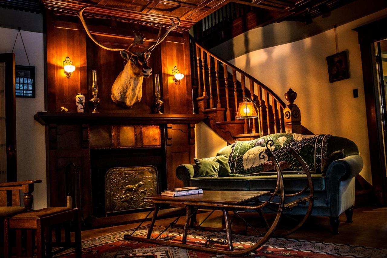 The Craftsman House Bed and Breakfast Bragg Creek Esterno foto
